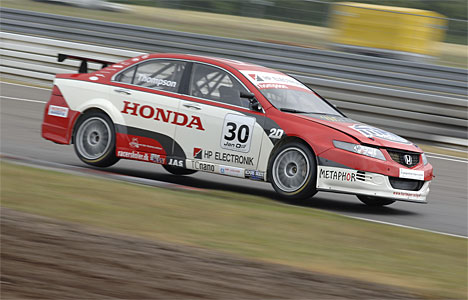 James Thompson var otte tusindedele fra at tage pole position fra Henrik Lundgaard på Padborg Park
